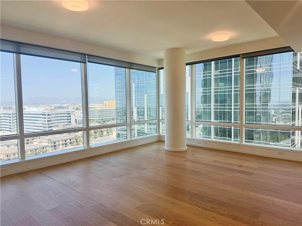877 Francisco 2102 Property Photo 1