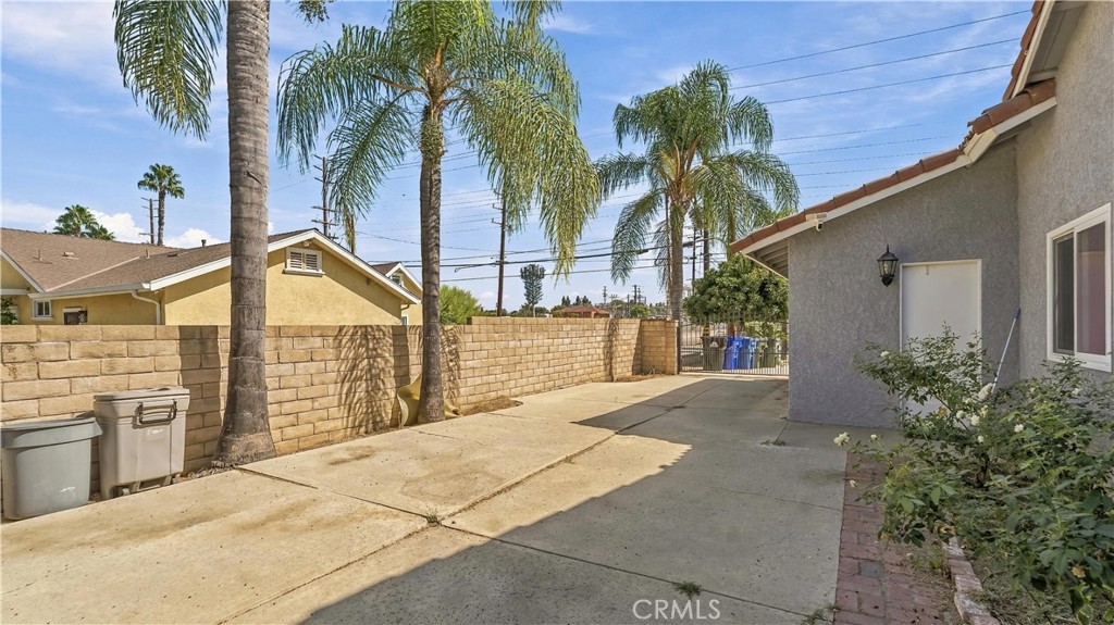 1510 S Oaks Property Photo 33