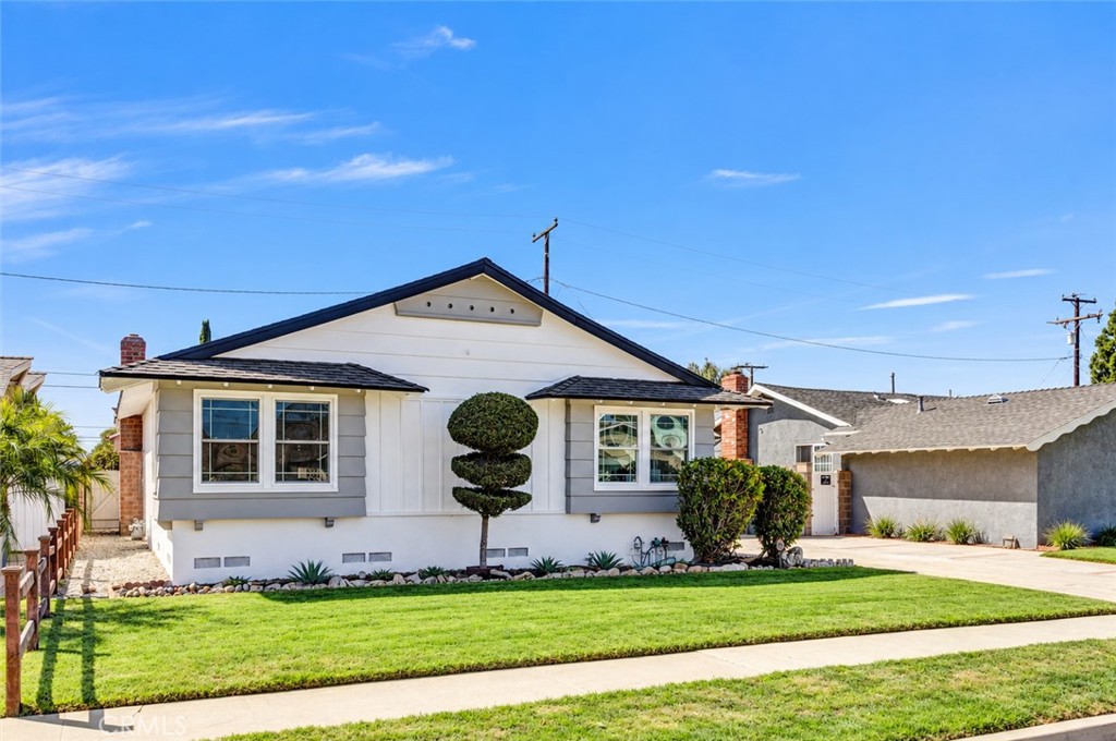 7060 Santa Ana Property Photo 3