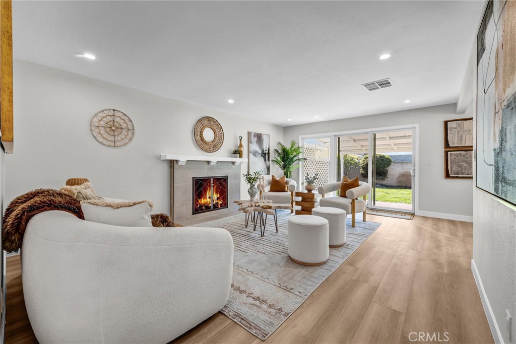 7060 Santa Ana Property Photo 4