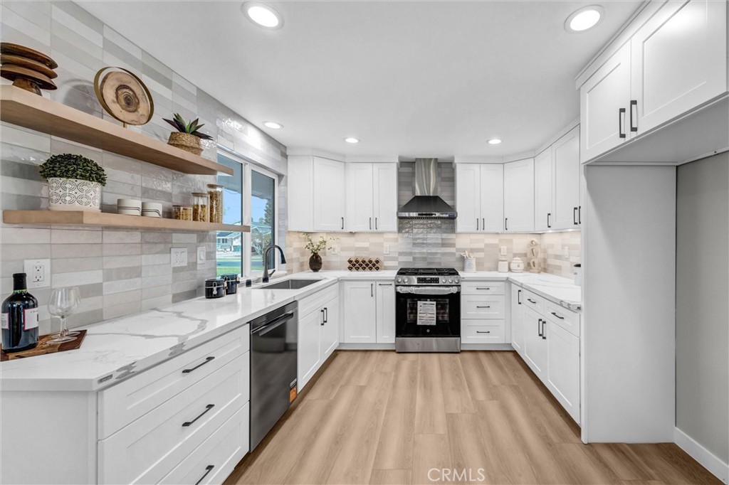 7060 Santa Ana Property Photo 10