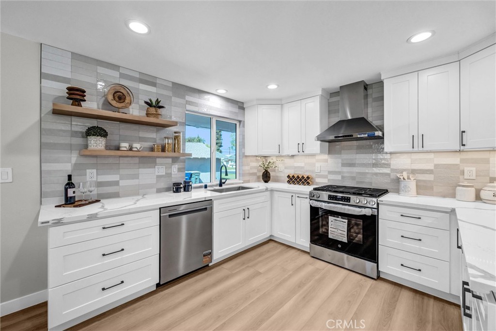 7060 Santa Ana Property Photo 11