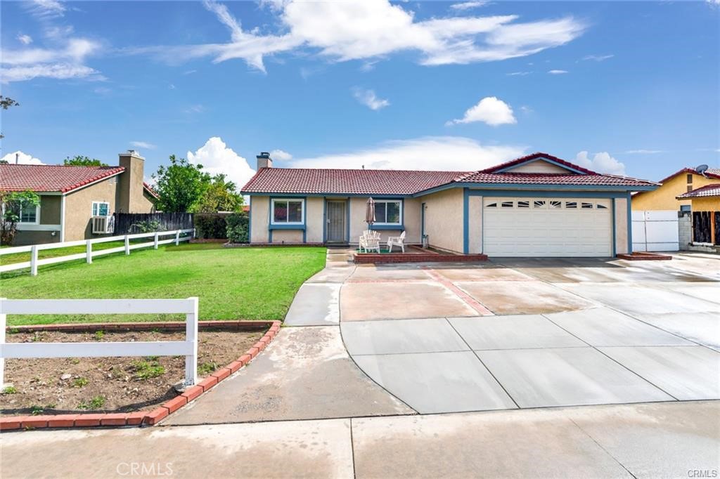 1057 W Carter Property Photo 1