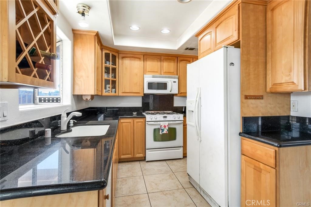 1057 W Carter Property Photo 6