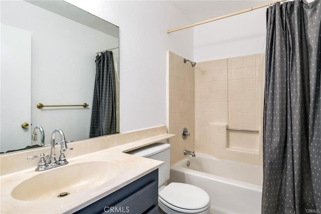 1057 W Carter Property Photo 12