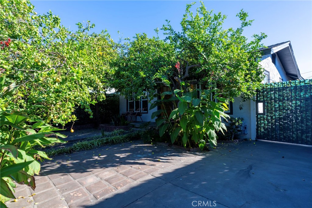 5462 Homeside Property Photo 2