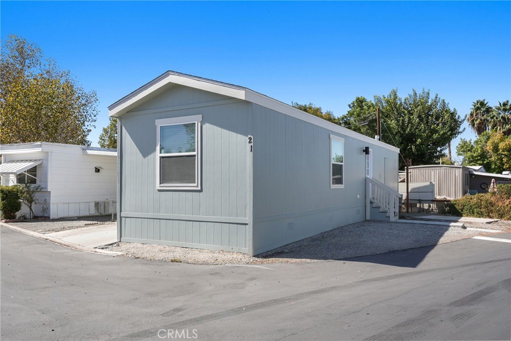 2150 S San Jacinto Avenue 21 Property Photo 2