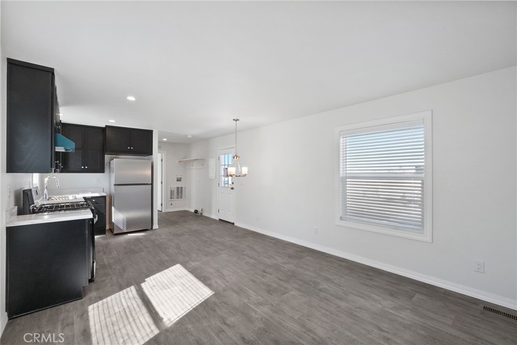 2150 S San Jacinto Avenue 21 Property Photo 6