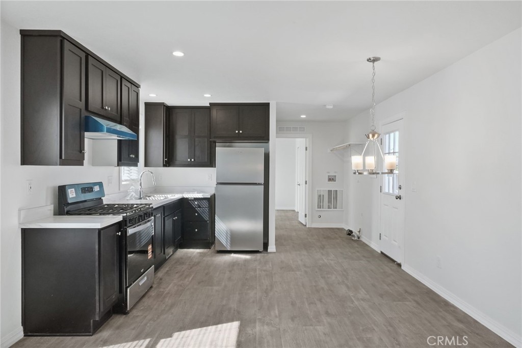 2150 S San Jacinto Avenue 21 Property Photo 7