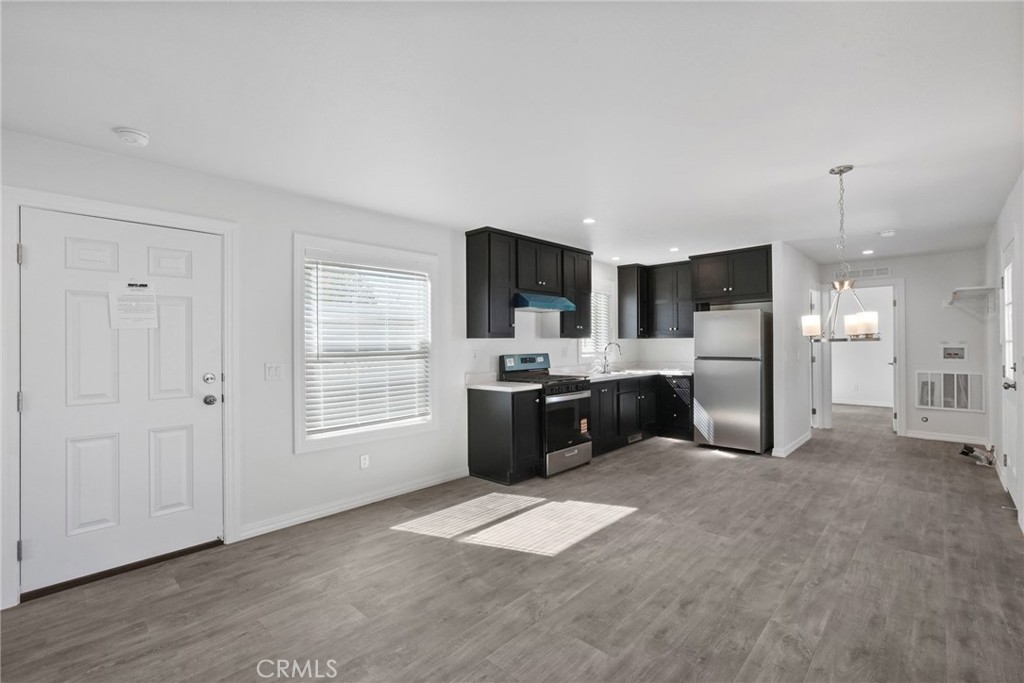 2150 S San Jacinto Avenue 21 Property Photo 8