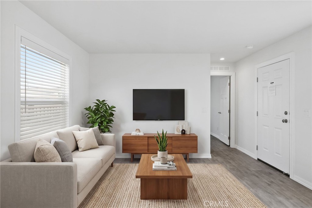 2150 S San Jacinto Avenue 21 Property Photo 10