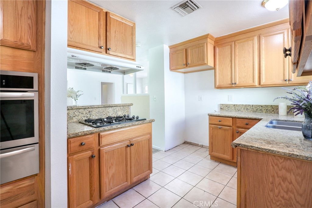 16735 Main St Property Photo 9