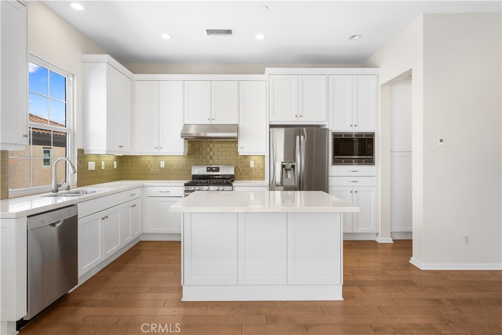 80 Strawberry Property Photo 6