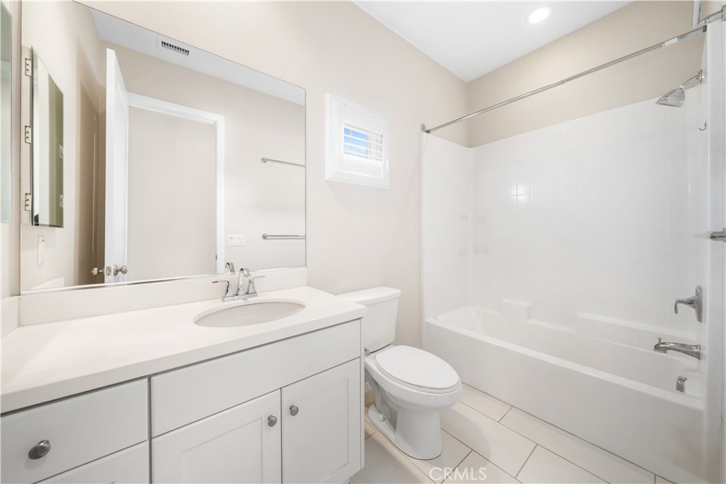 80 Strawberry Property Photo 13