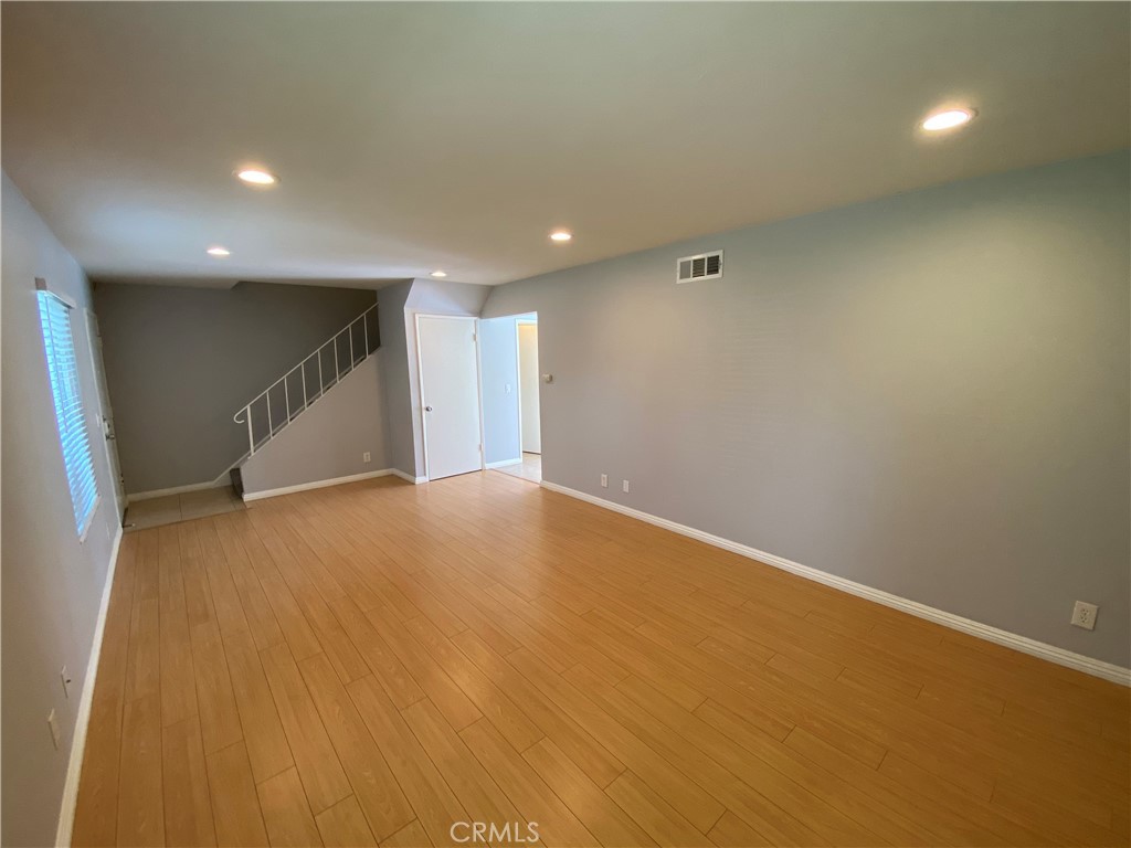 21281 Freeport Lane Property Photo 3