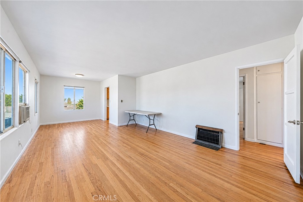 2132 Hendricks Avenue Property Photo 3