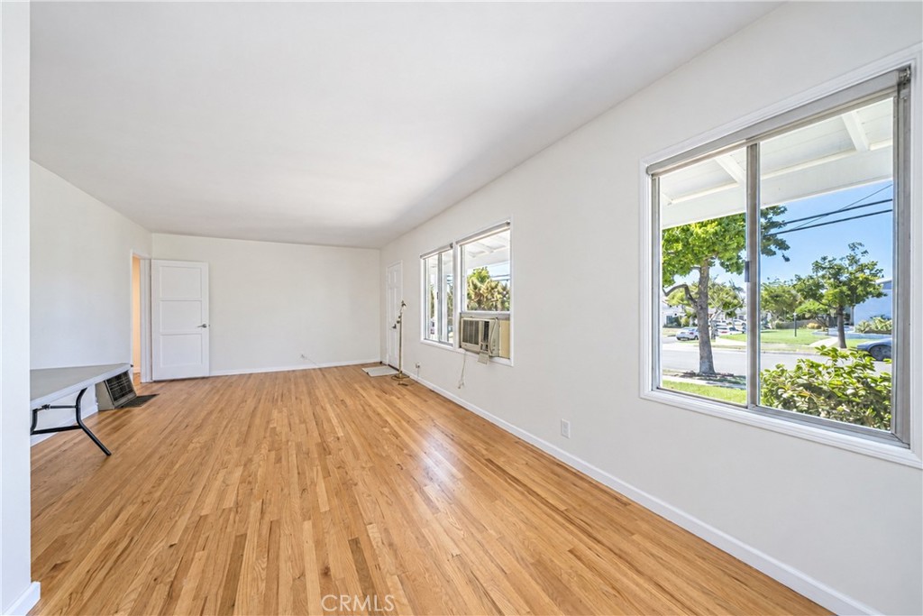 2132 Hendricks Avenue Property Photo 4