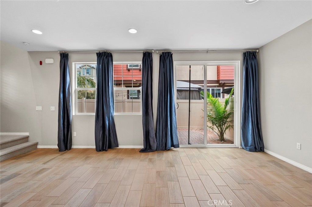 22071 Barrington Way Property Photo 6