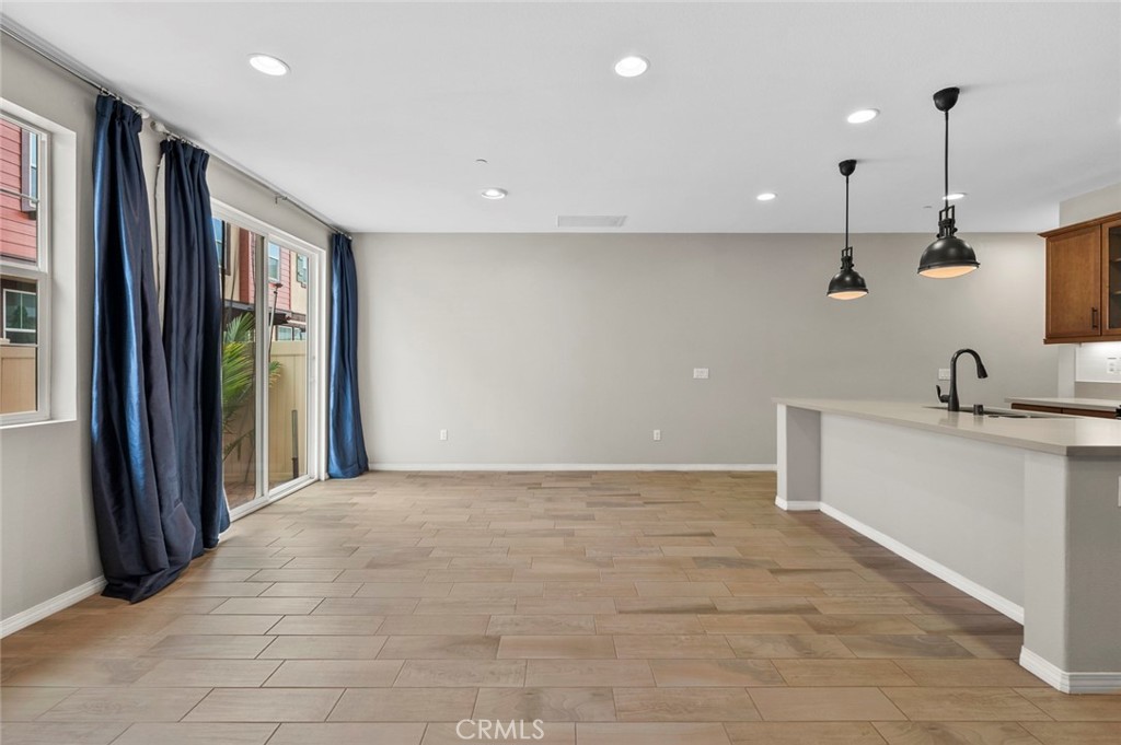 22071 Barrington Way Property Photo 9