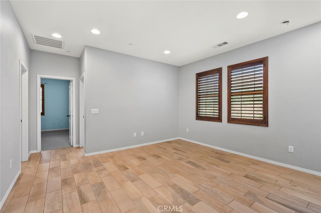 22071 Barrington Way Property Photo 16