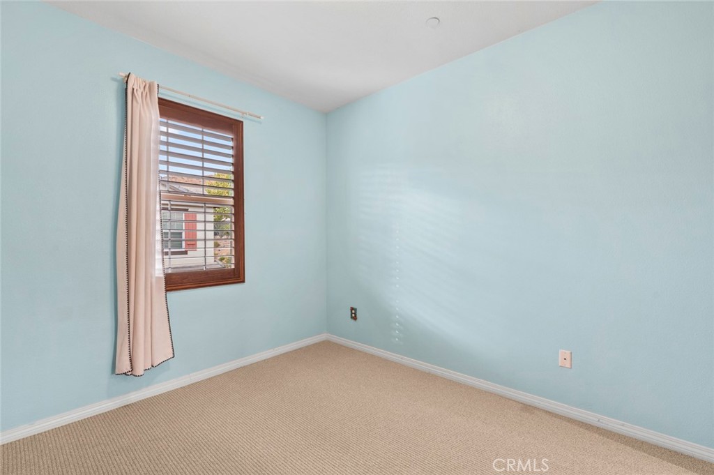 22071 Barrington Way Property Photo 32