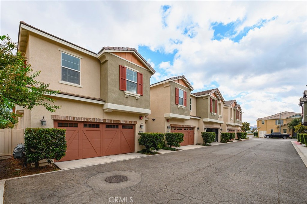22071 Barrington Way Property Photo 39