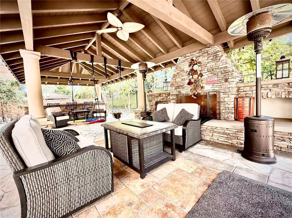 1009 Newhall Terrace Property Photo 11