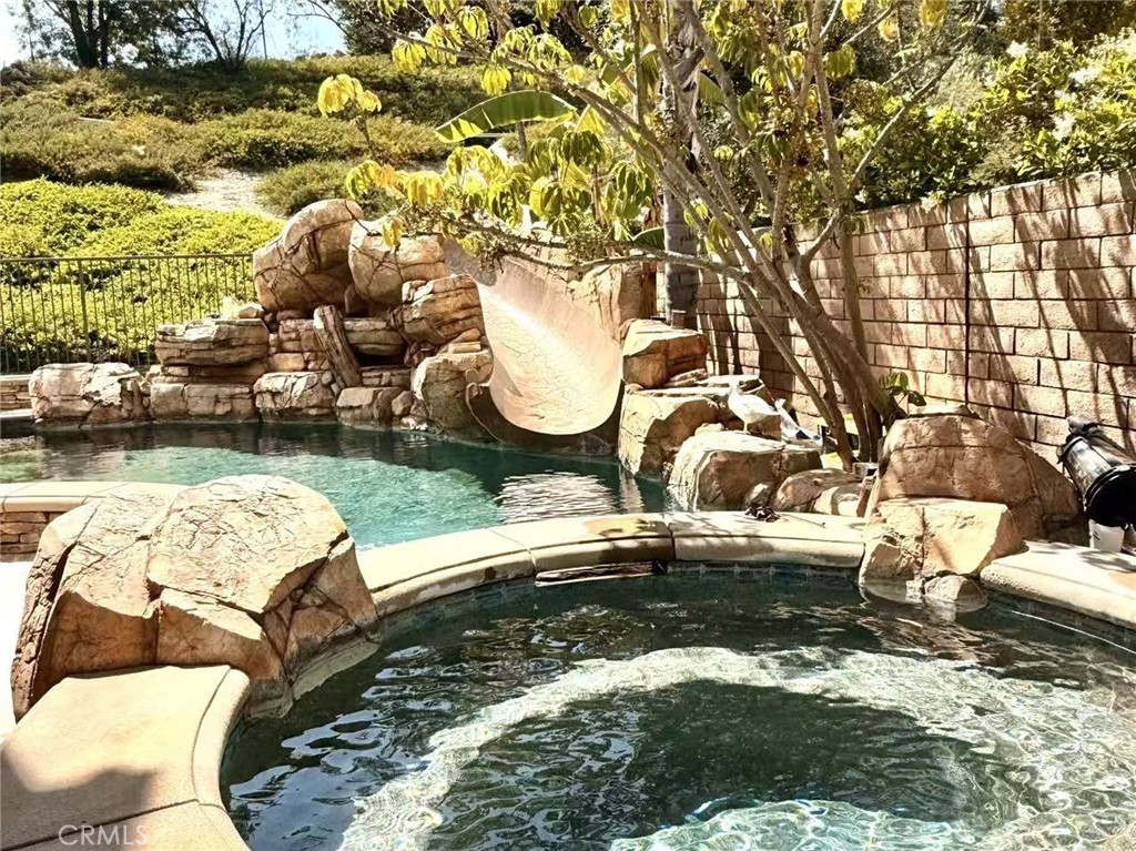1009 Newhall Terrace Property Photo 13