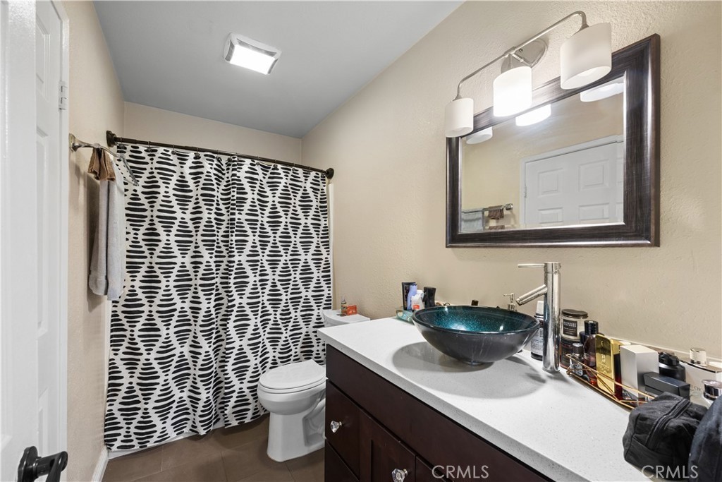 9382 Shadowood Drive Property Photo 3
