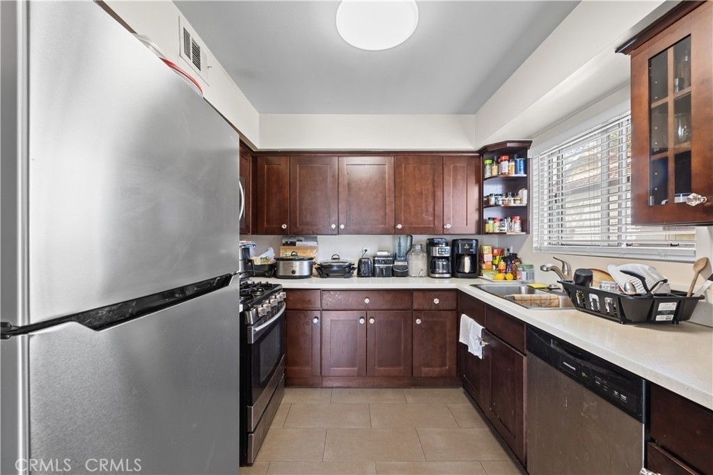 9382 Shadowood Drive Property Photo 4