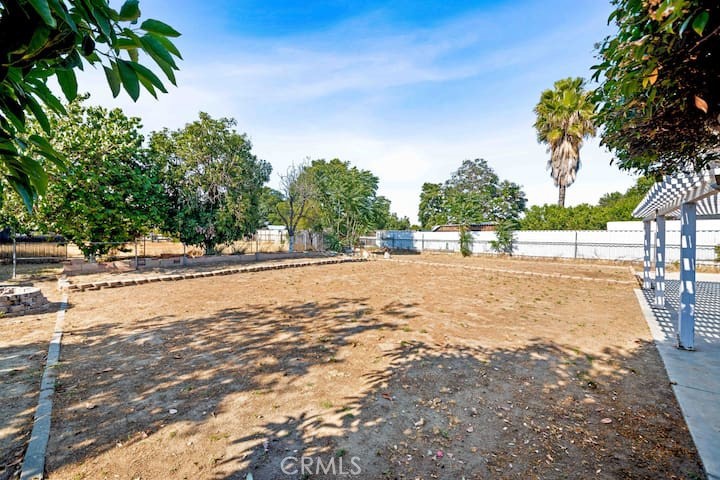 321 E Maple Street Property Photo 51