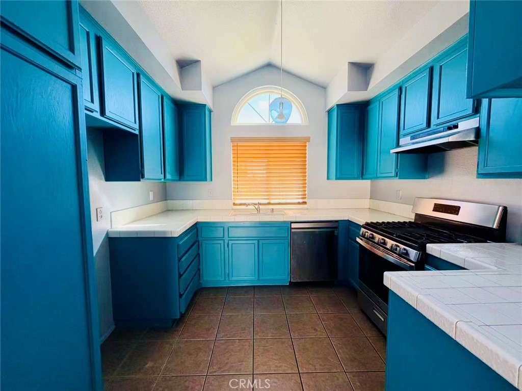 21416 Blossom Hill Ln Property Photo 6