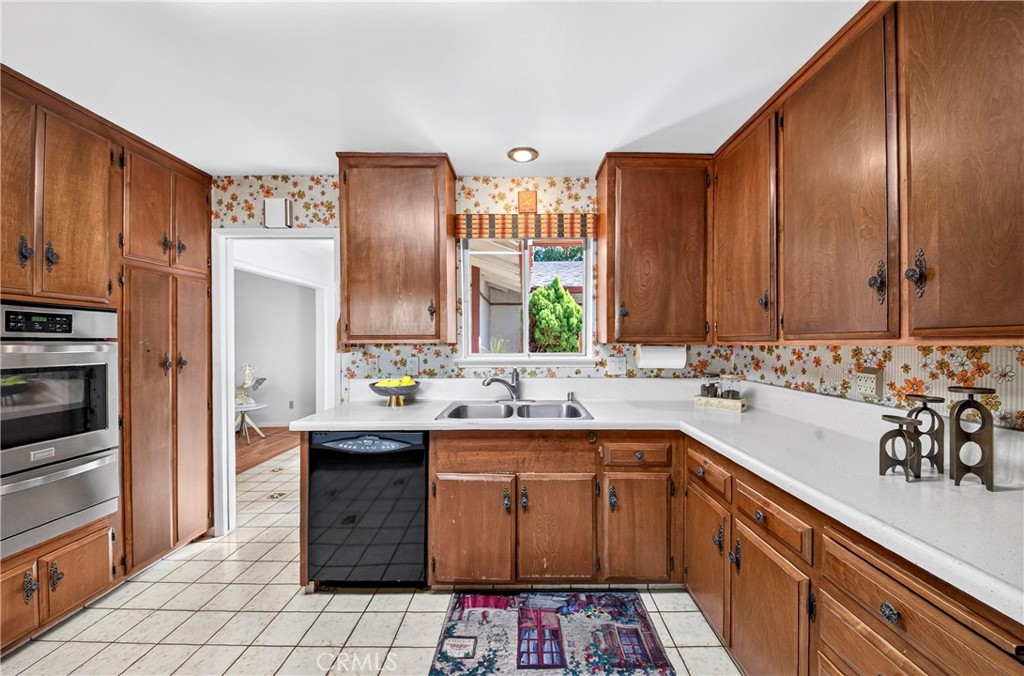 1903 W Chanticleer Road Property Photo 15