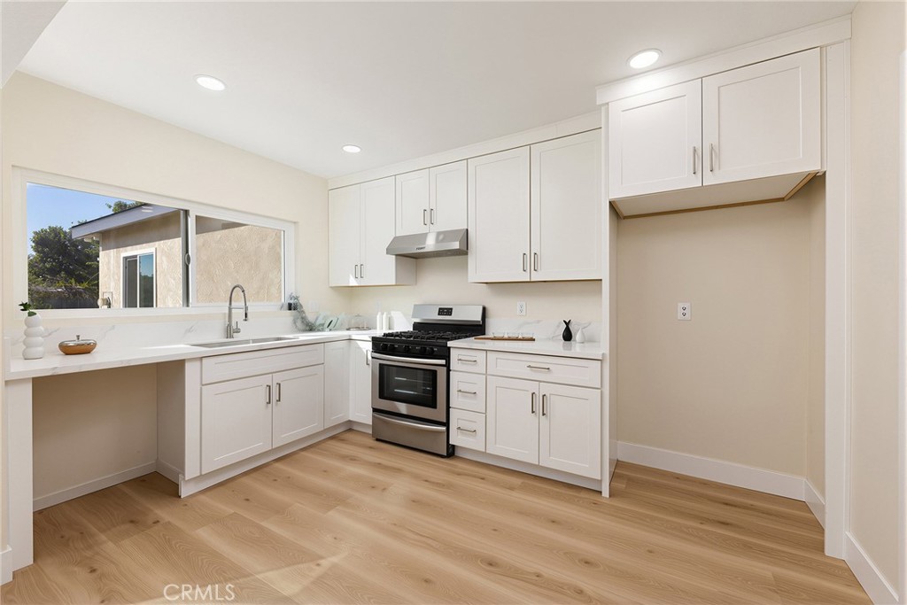 3829 Clark Avenue Property Photo 16