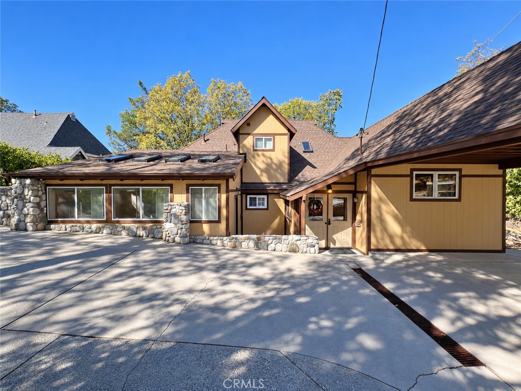 975 Hospital Road Property Photo 1