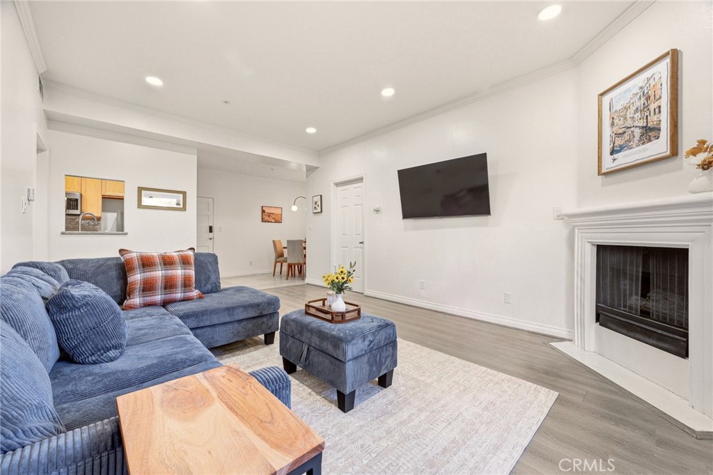 87 S Allen Avenue 103 Property Photo 1