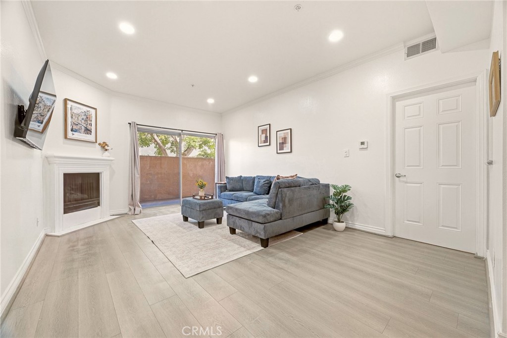 87 S Allen Avenue 103 Property Photo 6