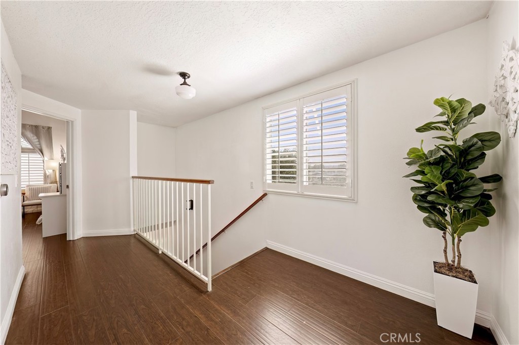 3819 1/2 Foster Avenue Property Photo 14