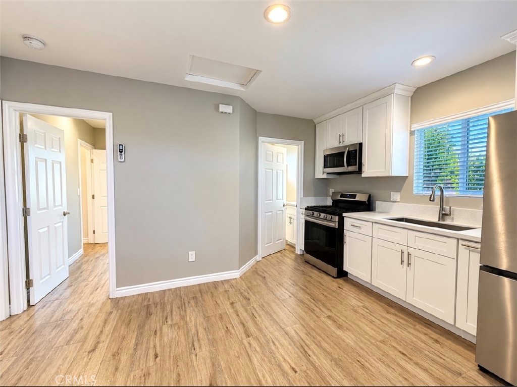 1663 Hawthorne St C Property Photo 10