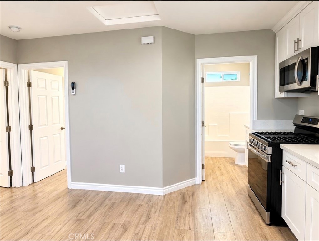 1663 Hawthorne St C Property Photo 12