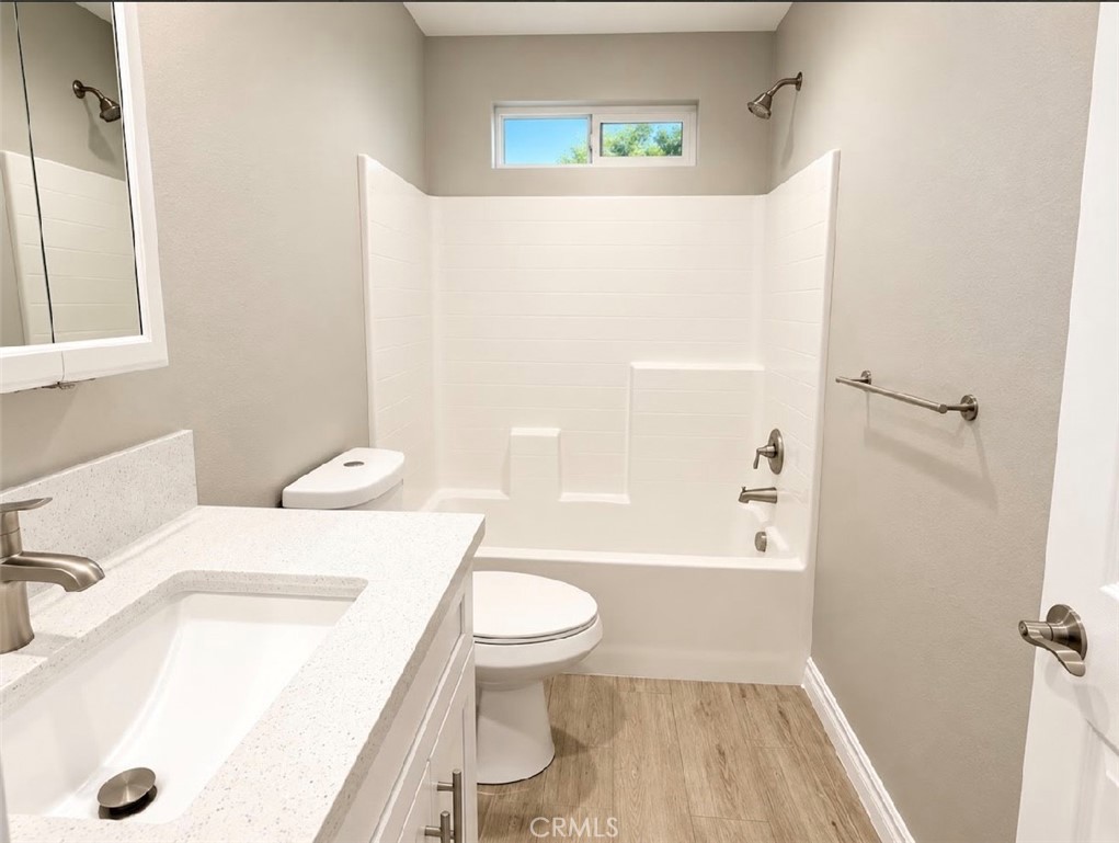1663 Hawthorne St C Property Photo 16