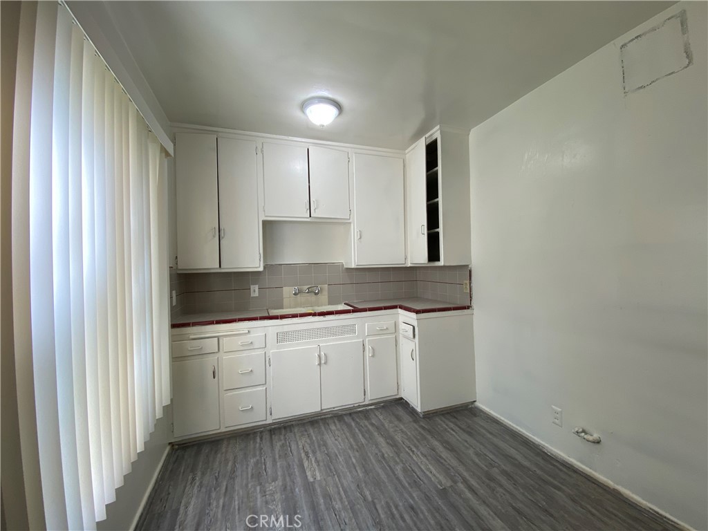 516 E Lomita Avenue 2 Property Photo 3