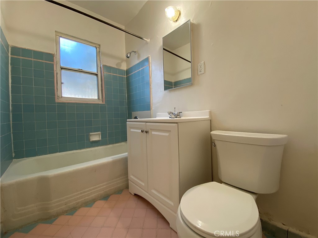 516 E Lomita Avenue 2 Property Photo 5
