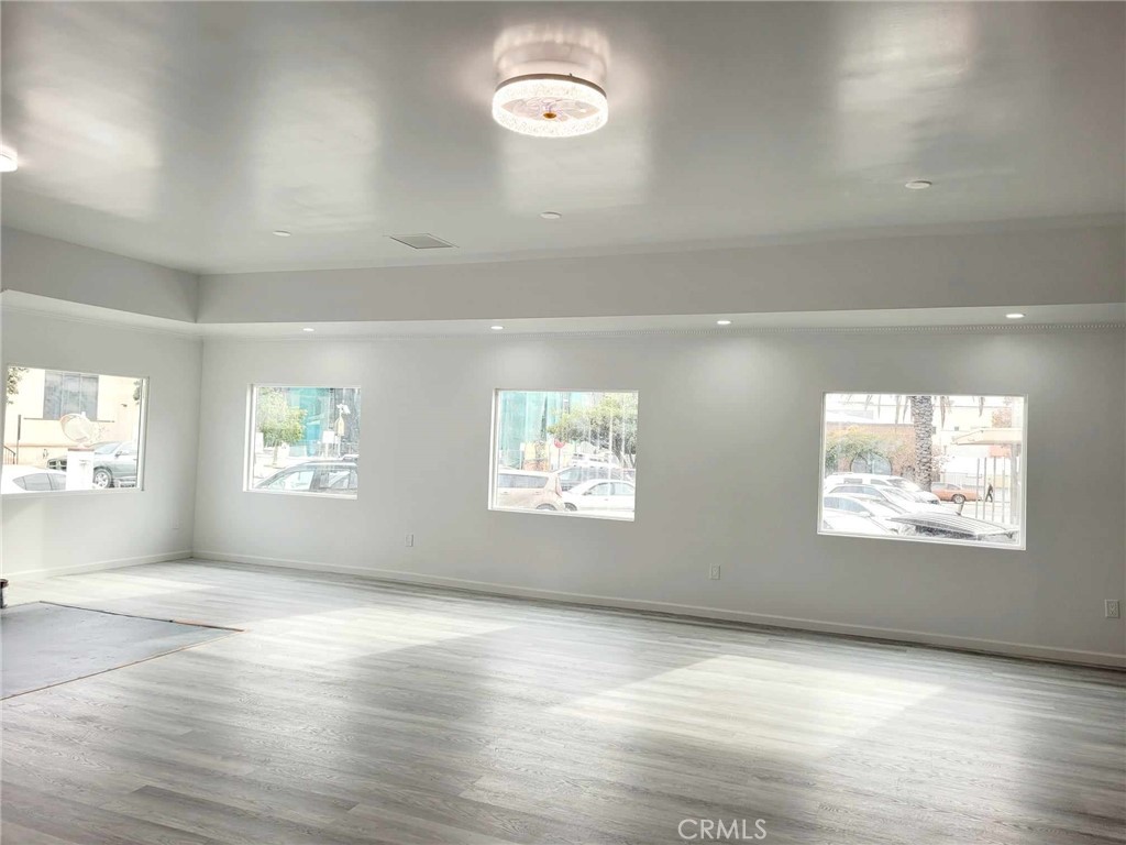 109 N Cedar Street Property Photo 3