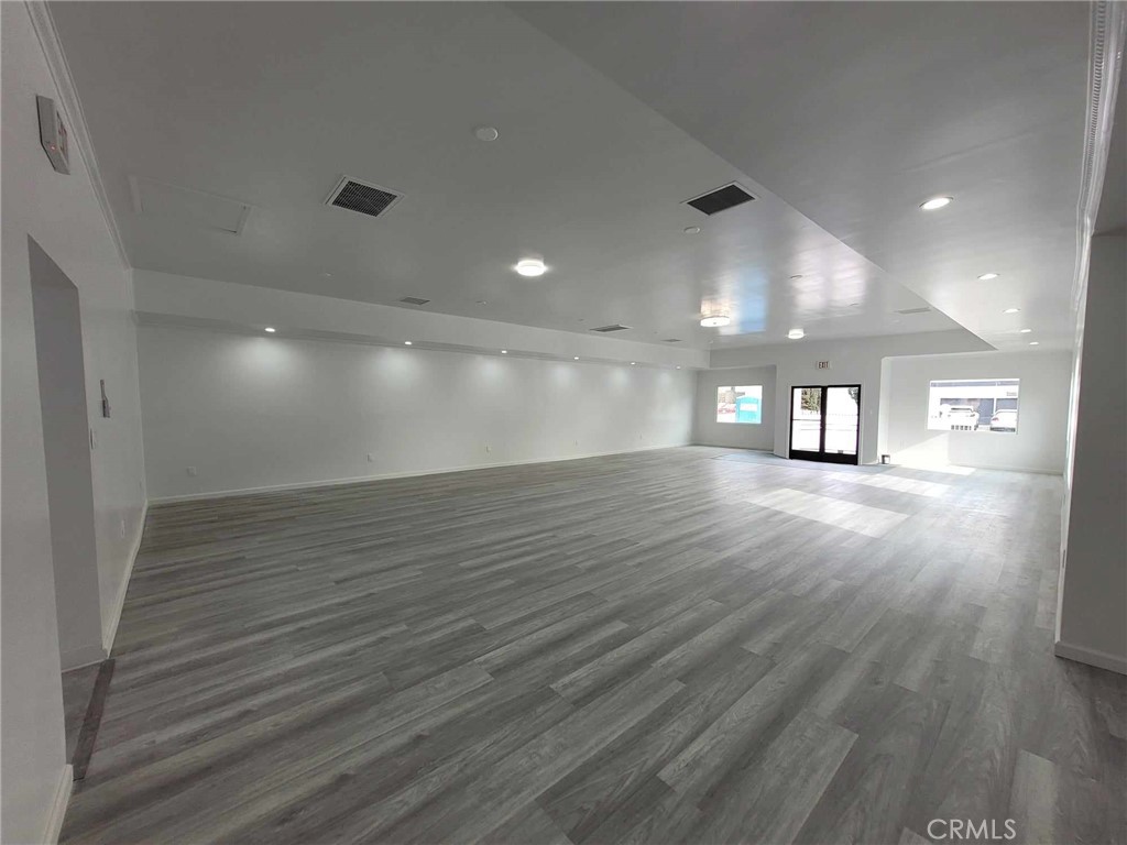 109 N Cedar Street Property Photo 5