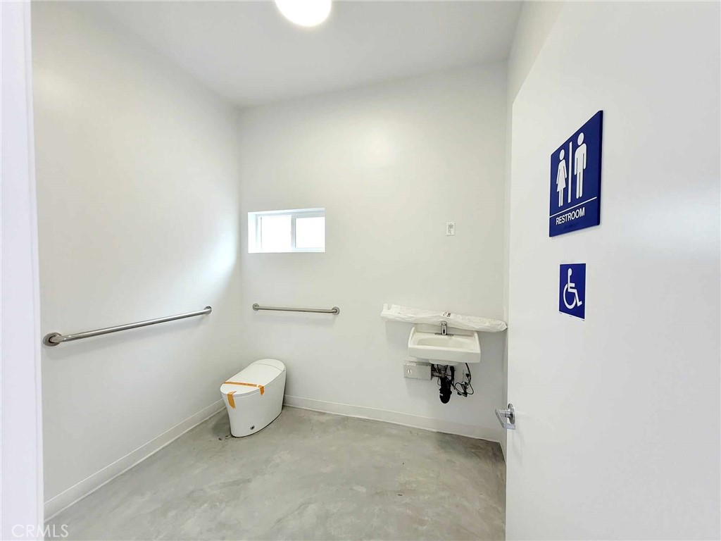 109 N Cedar Street Property Photo 8