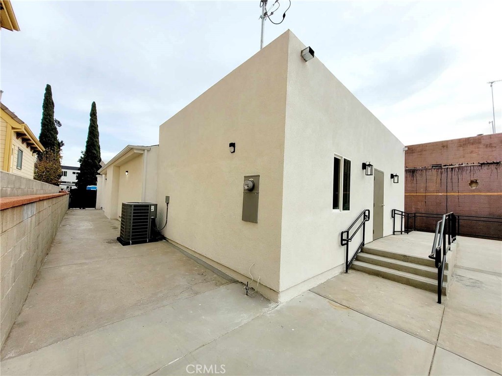109 N Cedar Street Property Photo 16