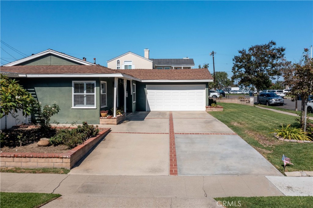 19271 Harding Lane Property Photo 5