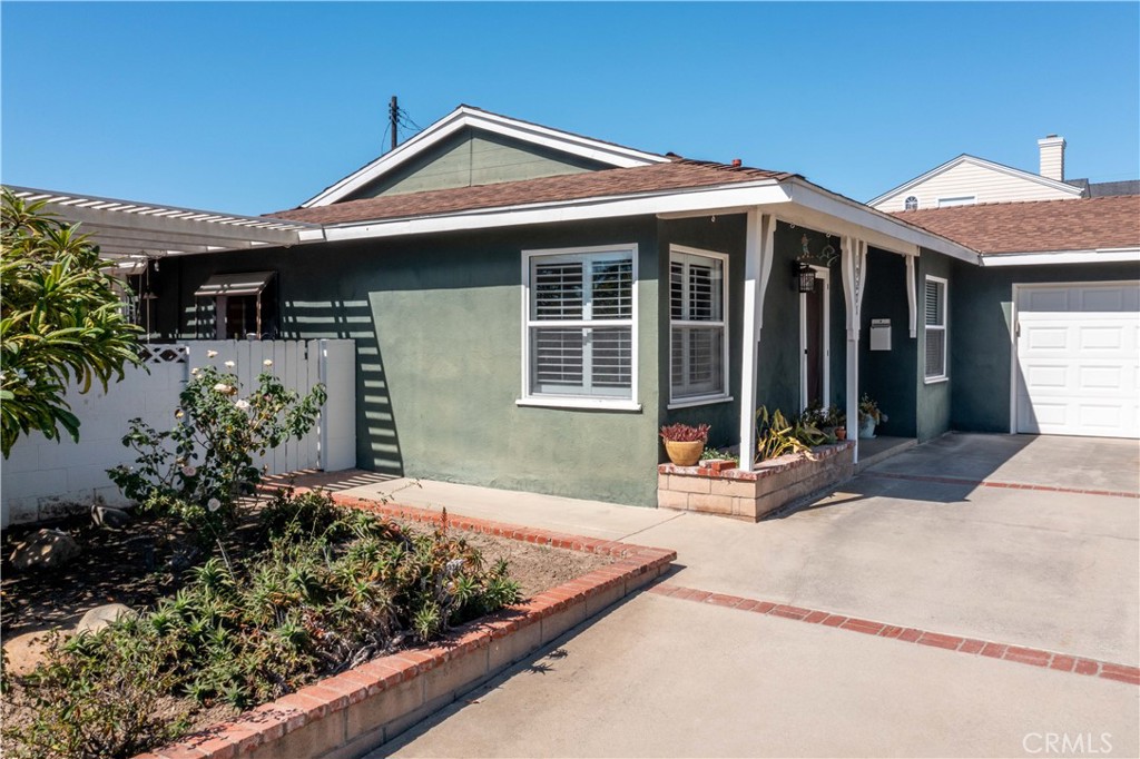 19271 Harding Lane Property Photo 6
