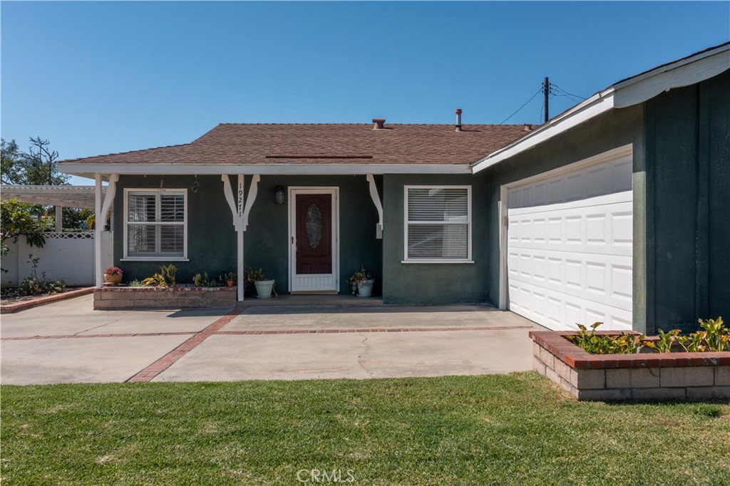 19271 Harding Lane Property Photo 7